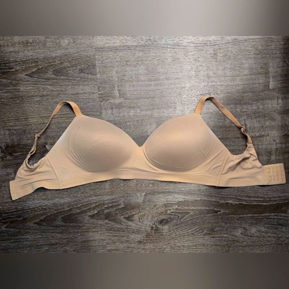 Seamless Cream/Tan Bra Soma Embliss Wireless